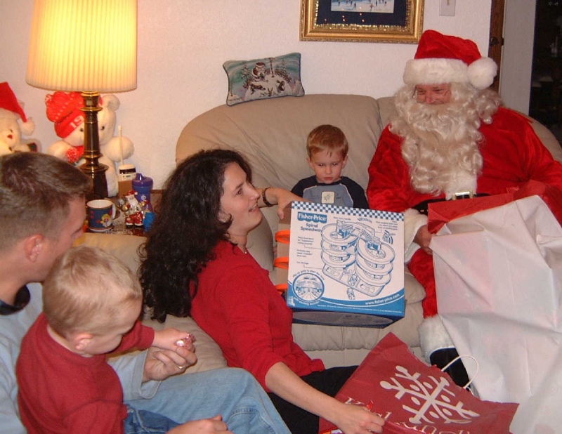 Hildebrand Christmas ScreenSaver/800x600_2001-12-24 Christmas Eve J&J 05.jpg